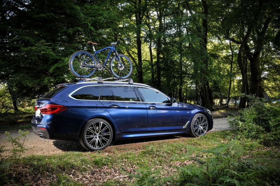  BMW 530d xDrive Touring M Sport (G31) 2017 года  (UK) (фото 10 из 40)